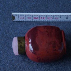 Vijftien diverse Chinese snuifflessen in jade, agaat, malachiet en andere hardsteen, 18/20e eeuw — foto 15