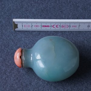 Vijftien diverse Chinese snuifflessen in jade, agaat, malachiet en andere hardsteen, 18/20e eeuw — foto 6