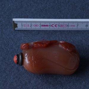 Vijftien diverse Chinese snuifflessen in jade, agaat, malachiet en andere hardsteen, 18/20e eeuw — foto 10