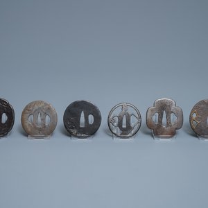 Vingt-cinq tsuba en bronze et métal, Japon, Meiji, 19ème — photo 9