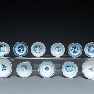 Vingt-trois soucoupes et dix-sept tasses en porcelaine de Chine en bleu et blanc, Kangxi — photo 10