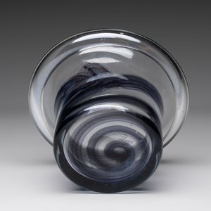 Willem Heesen (The Netherlands, 1925-2007): Two glass vases, signed and numbered, De Oude Horn, 1978 — 照片 12