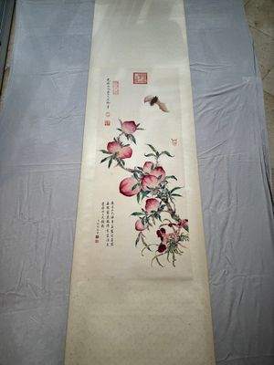 Xu Fu 徐郙 (1836-1908): 'Nine peaches and a bat', ink and colour on paper, dated 1898 — foto 1