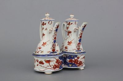 Zeldzaam Delfts doré olie- en azijnstel, Pieter Adriaensz. Kocx, De Grieksche A, 1705-1720
