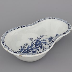 Zeldzame blauw en witte Delftse bidet, 18e eeuw — foto 2