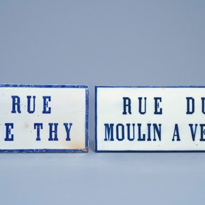 Zes blauw-witte straatnaamborden in Brussels porselein, 19e eeuw — foto 2