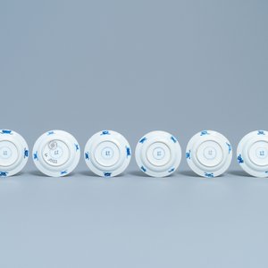 Zes Chinese blauw-witte bordjes met Lange Lijzen en jongens, Kangxi — foto 3