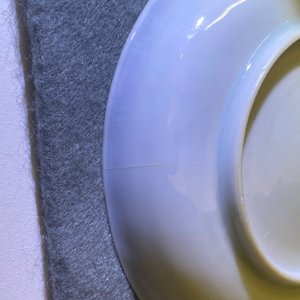 Zes Chinese blauw-witte (deksel-)koppen en schotels, Kangxi — foto 18