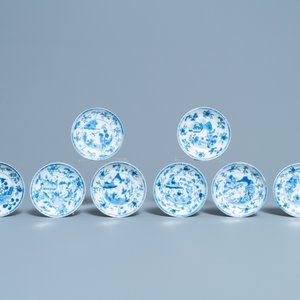 Zes Chinese blauw-witte koppen en acht schotels met ruiters te paard, Kangxi — foto 2