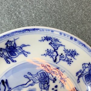 Zes Chinese blauw-witte koppen en acht schotels met ruiters te paard, Kangxi — foto 23