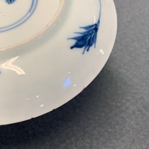 Zes Chinese blauw-witte koppen en acht schotels met ruiters te paard, Kangxi — foto 27