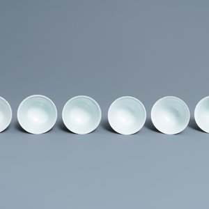 Zes Chinese blauw-witte koppen en schotels, 19e eeuw — foto 11