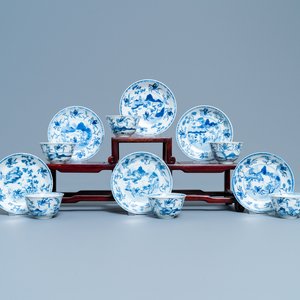 Zes Chinese blauw-witte koppen en schotels met ruiters te paard, Kangxi — foto 1