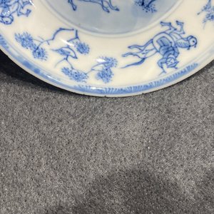 Zes Chinese blauw-witte koppen en schotels met ruiters te paard, Kangxi — foto 16