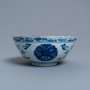 Zes Chinese blauw-witte koppen, zes schotels en een kom, Ming en Kangxi — foto 2