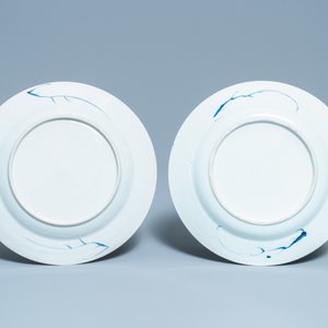 Zes Chinese blauw-witte schotels, Yongzheng/Qianlong — foto 7