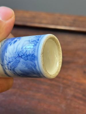 Zes Chinese blauw-witte snuifflessen, 19de eeuw — foto 31