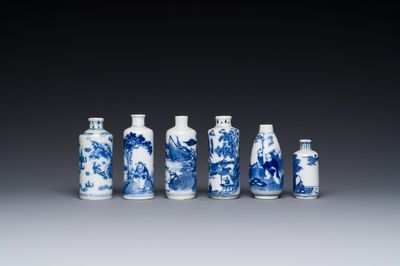 Zes Chinese blauw-witte snuifflessen, 19de eeuw
