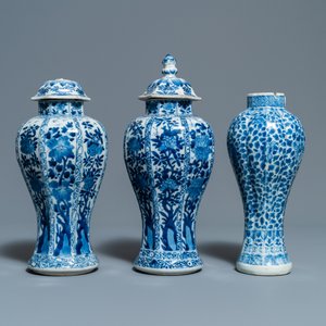 Zes Chinese blauw-witte vazen, Kangxi — foto 2