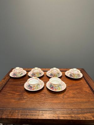 Zes Chinese Canton famille rose koppen en schotels en vier deksels met mandarijns decor, Qianlong — foto 25