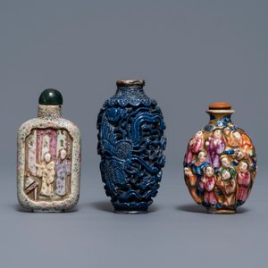 Zes Chinese famille rose, blanc de Chine en faux-lapis lazuli snuifflessen met reliëfdecor, 19/20e eeuw — foto 6