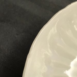 Zes Chinese famille rose dekselkommen op onderschotels, 19e eeuw — foto 22