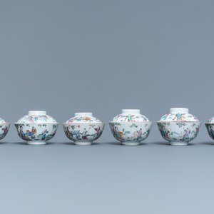Zes Chinese famille rose dekselkommen op onderschotels, 19e eeuw — foto 5