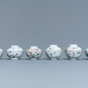 Zes Chinese famille rose dekselkommen op onderschotels, 19e eeuw — foto 8