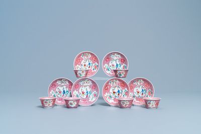 Zes Chinese famille rose koppen en schotels met een dame en een jongen, Yongzheng/Qianlong