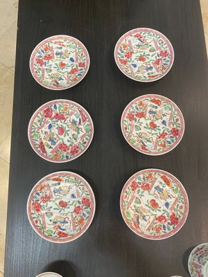 Zes Chinese famille rose koppen en schotels met kostbaarheden, Yongzheng — foto 4