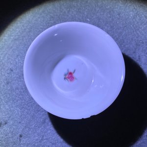 Zes Chinese famille rose schotels en vijf koppen, Kangxi en later — foto 23