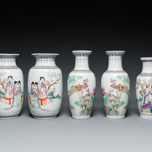 Zes Chinese famille rose vazen en een theepot met deksel, 20e eeuw — foto 2