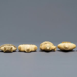 Zes Chinese ivoren snuifflessen, 19/20e eeuw — foto 7