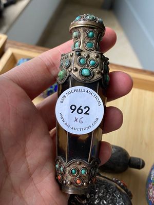 Zes Chinese snuifflessen in zilver en cloisonné, 19/20e eeuw — foto 19