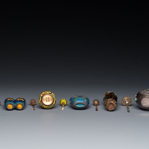 Zes Chinese snuifflessen in zilver en cloisonné, 19/20e eeuw — foto 6