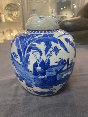 Zes diverse Chinese porseleinen vazen en één dekseldoos, 19/20e eeuw — foto 18