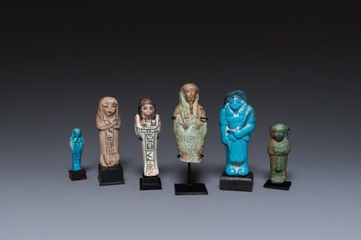 Zes Egyptische oushabti in turquoise- en groen-geglazuurde faience, Late Tijd