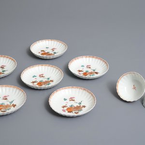 Zes gelobde Chinese famille rose koppen en schotels met floraal decor, Qianlong — foto 2