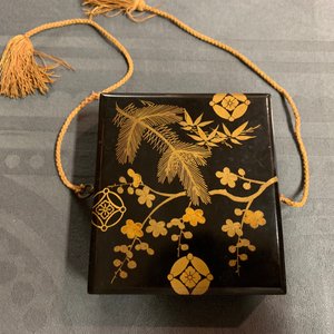 Zes Japanse lakwerk dekseldozen, w.o. een 'suzuribako' schrijfdoos, Meiji/Showa, 19/20e eeuw — foto 20