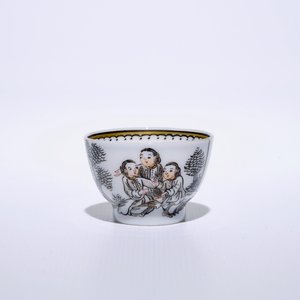Zes miniatuur kopjes en schotels met jezuïetendecor in grisaille, Qianlong — foto 4