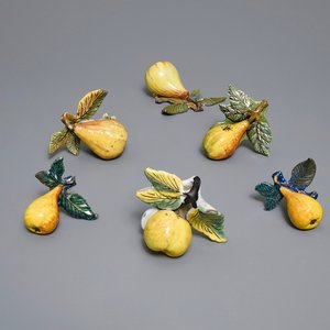 Zes polychrome Delftse modellen van appels en peren, 18e eeuw — foto 1