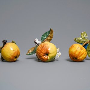 Zes polychrome Delftse modellen van appels, peren en druiven, 18e eeuw — foto 2