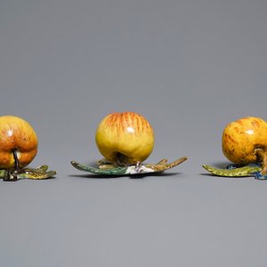 Zes polychrome Delftse modellen van appels, peren en druiven, 18e eeuw — foto 4
