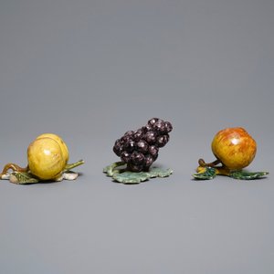 Zes polychrome Delftse modellen van appels, peren en druiven, 18e eeuw — foto 11
