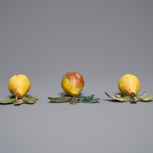 Zes polychrome Delftse modellen van appels, peren en druiven, 18e eeuw — foto 4