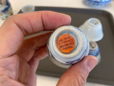 Zes stukken Chinees blauw-wit scheepswrakporselein, Transitie periode en later — foto 11