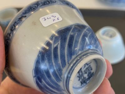 Zes stukken Chinees blauw-wit scheepswrakporselein, Transitie periode en later — foto 14
