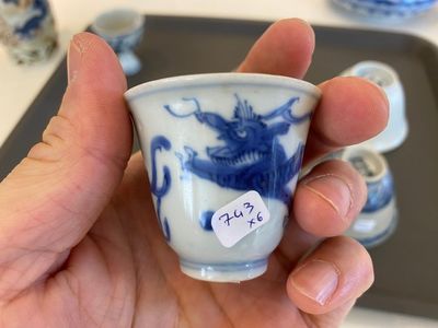 Zes stukken Chinees blauw-wit scheepswrakporselein, Transitie periode en later — foto 9