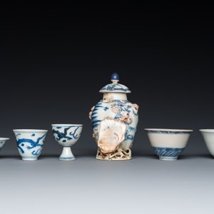 Zes stukken Chinees blauw-wit scheepswrakporselein, Transitie periode en later — foto 3