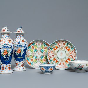 Zes stukken Chinees polychroom porselein, 19/20e eeuw — foto 1